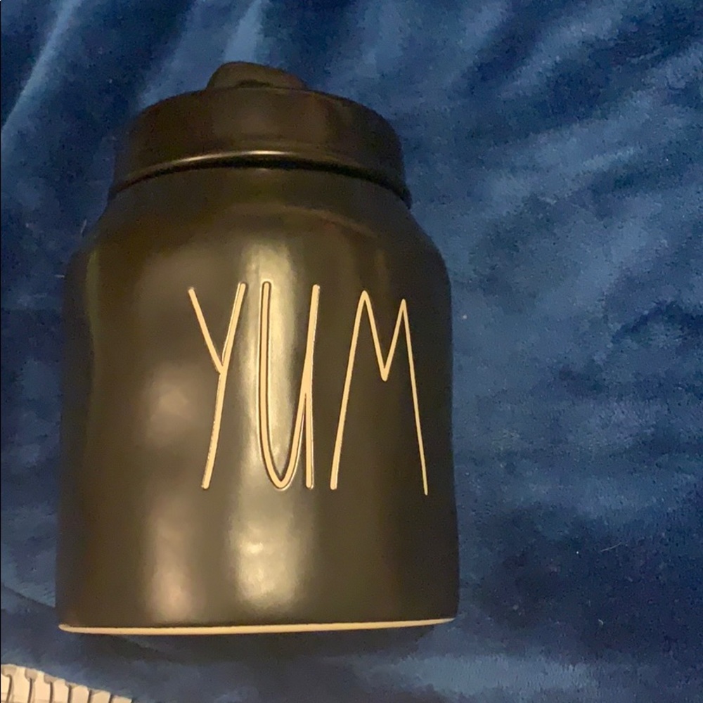 Yum canister